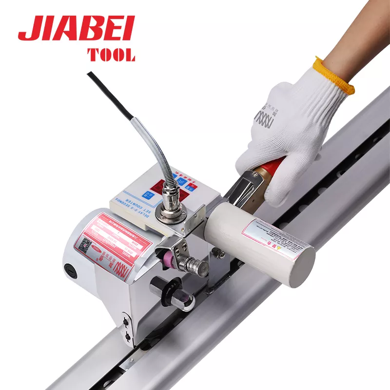 プロの縫製において布端カッターが頼りになるツールである理由